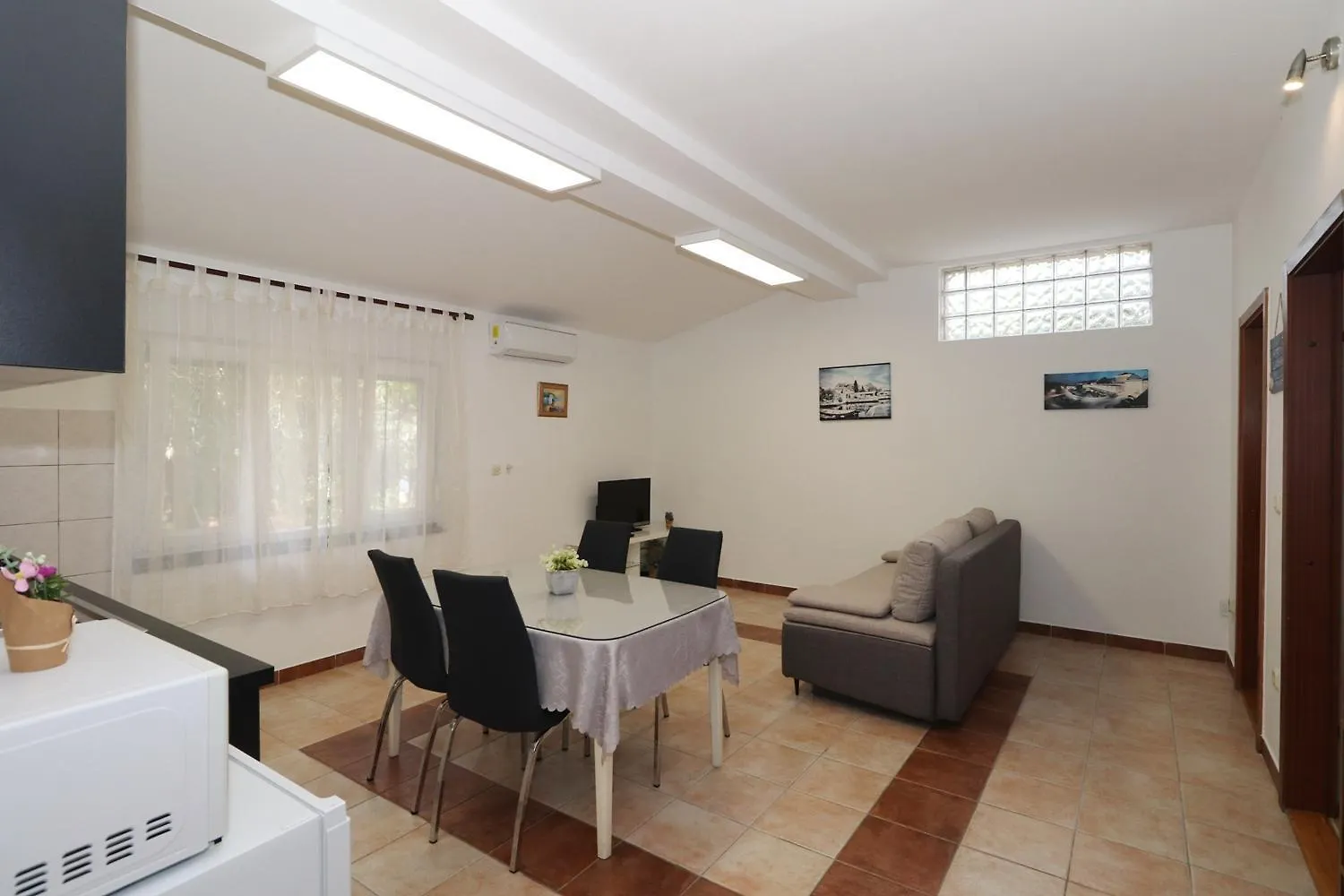 Apartman Nebo زادار